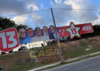 Outdoor de Jerônimo permanece na Paralela mesmo após Justiça Eleitoral determinar retirada em 24 horas